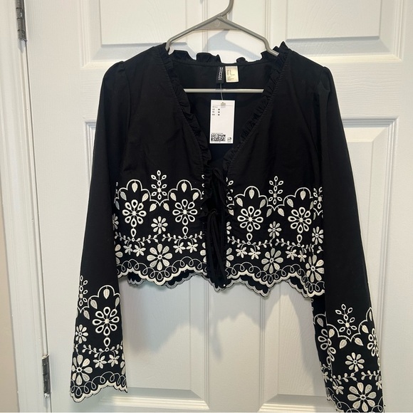 H&M Black Blouse with White Floral Design - Picture 1 of 4